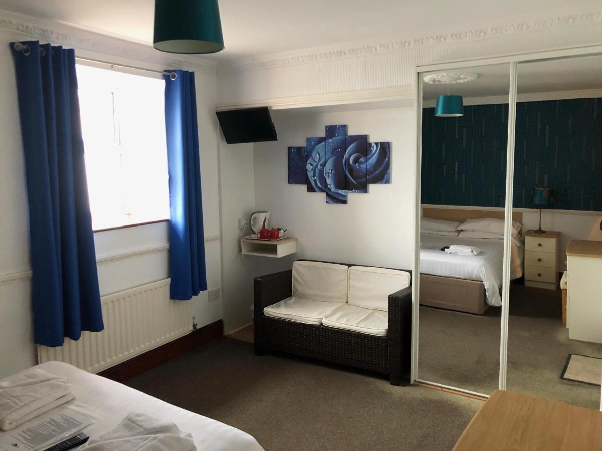 Boathouse Hotel Holyhead Exterior foto
